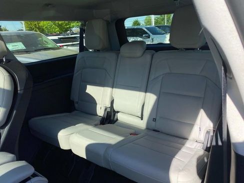 New 2026 Lincoln Navigator L Reserve AWD/4WD image 8
