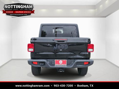 Used 2022 Jeep Gladiator Sport AWD/4WD image 5
