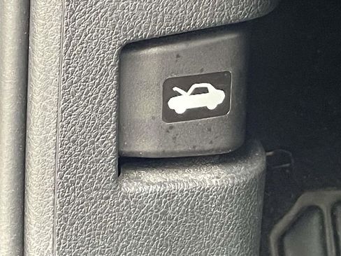 Used 2023 Nissan Altima 2.5 SR image 17