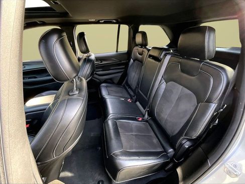 Certified 2023 Jeep Grand Cherokee Altitude image 22