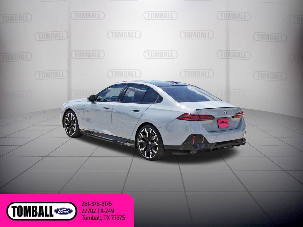 Used 2024 BMW i5 eDrive40i w/ M Sport Package RWD image 5