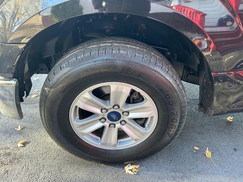 Used 2015 Ford F150 XLT image 8