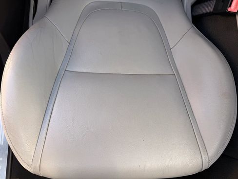 Used 2015 Jaguar XF Premium RWD image 26