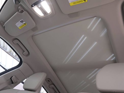 Certified 2025 Volvo XC90 T8 Plus w/ Protection Package Premier AWD/4WD image 20