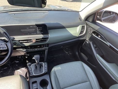 Certified 2024 Kia Seltos SX w/ SX Sunroof Package AWD/4WD image 15
