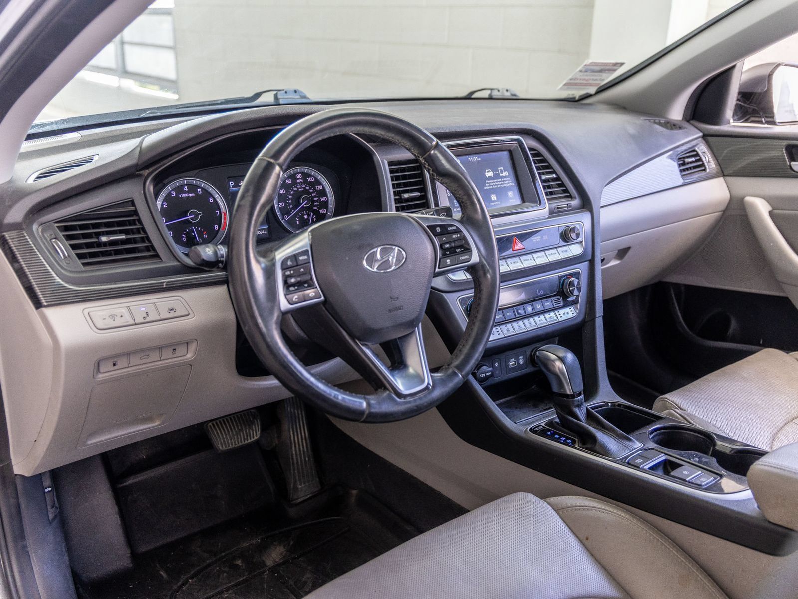 Used 2019 Hyundai Sonata Limited w/ Winter Weather Package FWD image 7