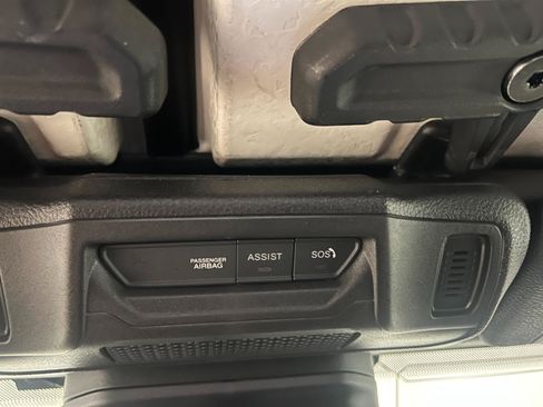 Used 2025 Jeep Wrangler Unlimited Sahara AWD/4WD image 44