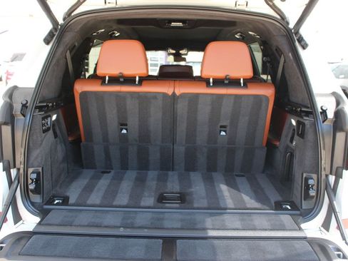 Used 2025 BMW X7 M60i AWD/4WD image 4