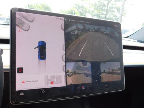 Used 2021 Tesla Model Y Long Range AWD/4WD image 17