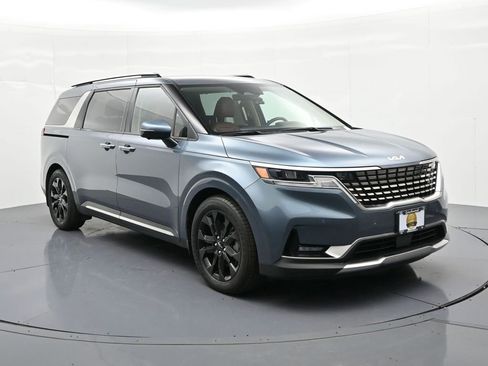 Used 2023 Kia Carnival SX FWD image 4