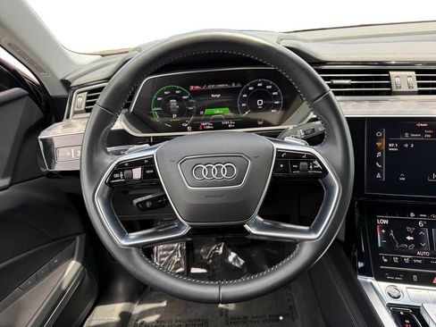 Used 2021 Audi e-tron Premium Plus w/ Premium Plus Package AWD/4WD image 12