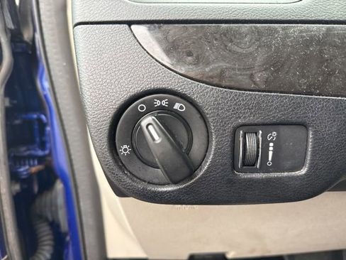 Used 2019 Dodge Grand Caravan SE w/ UConnect Hands-Free Group image 10