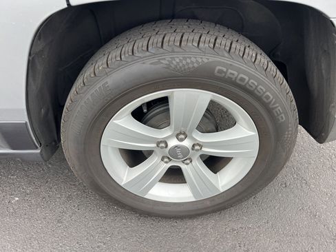 Used 2016 Jeep Patriot Latitude image 11