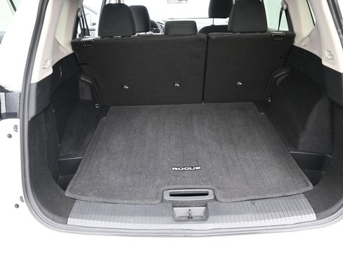 Used 2026 Nissan Rogue SV image 9