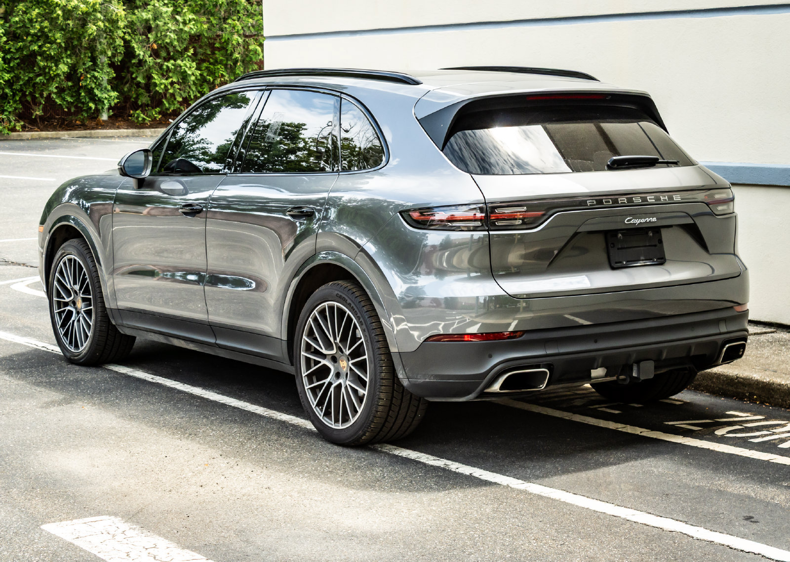 Used 2023 Porsche Cayenne AWD/4WD image 5