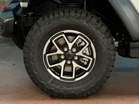 New 2026 Jeep Wrangler Unlimited Rubicon AWD/4WD image 24