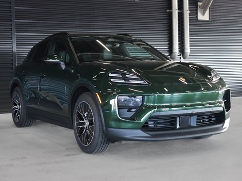New 2025 Porsche Macan 4 Electric image 7