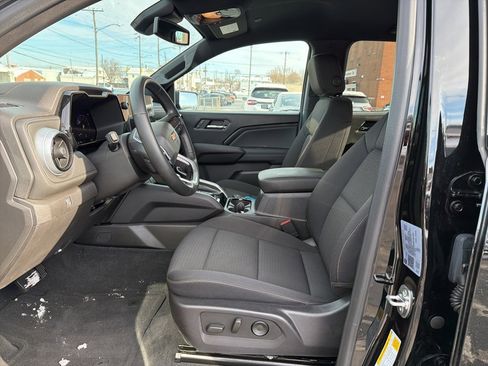 Used 2024 Chevrolet Colorado LT w/ LT Convenience Package II image 15