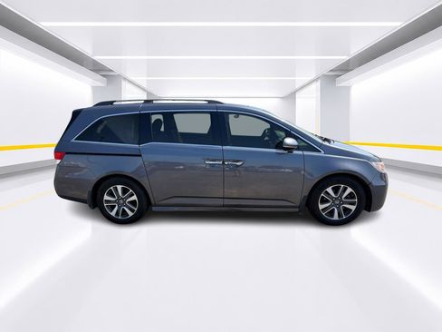 Used 2015 Honda Odyssey Touring image 3