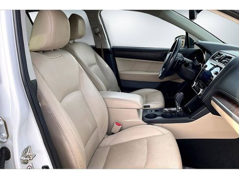 Used 2018 Subaru Outback 2.5i Limited image 12