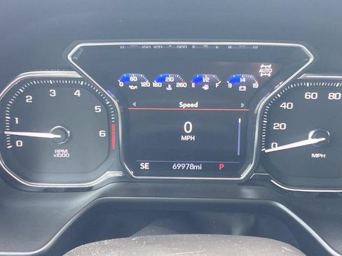 Used 2021 GMC Yukon SLE AWD/4WD image 7