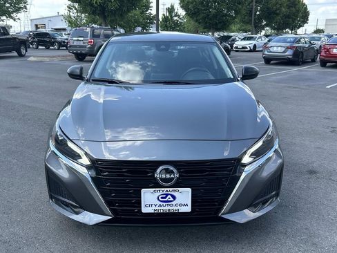 Used 2025 Nissan Altima 2.5 SV FWD image 10