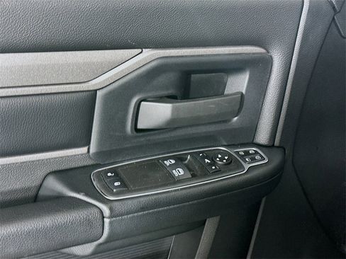 Used 2024 RAM 2500 Tradesman w/ Chrome Appearance Group image 23