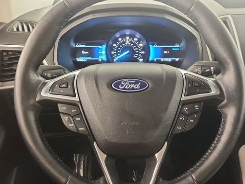 Used 2022 Ford Edge SEL w/ Convenience Package image 11