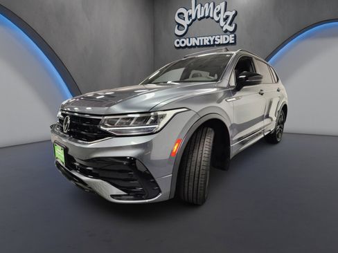 Certified 2022 Volkswagen Tiguan SE R-Line image 13