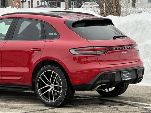 Certified 2025 Porsche Macan image 10