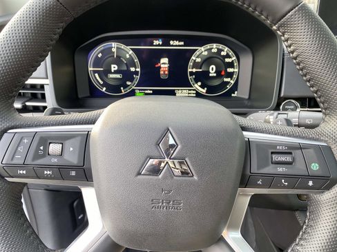 New 2025 Mitsubishi Outlander SE S-AWC AWD image 14