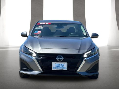 Used 2023 Nissan Altima 2.5 SV FWD image 9