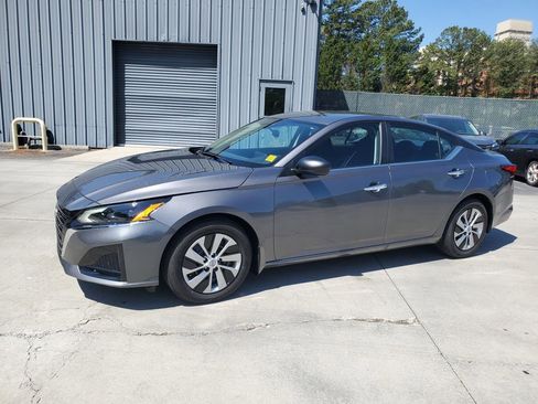 Certified 2025 Nissan Altima 2.5 S image 9