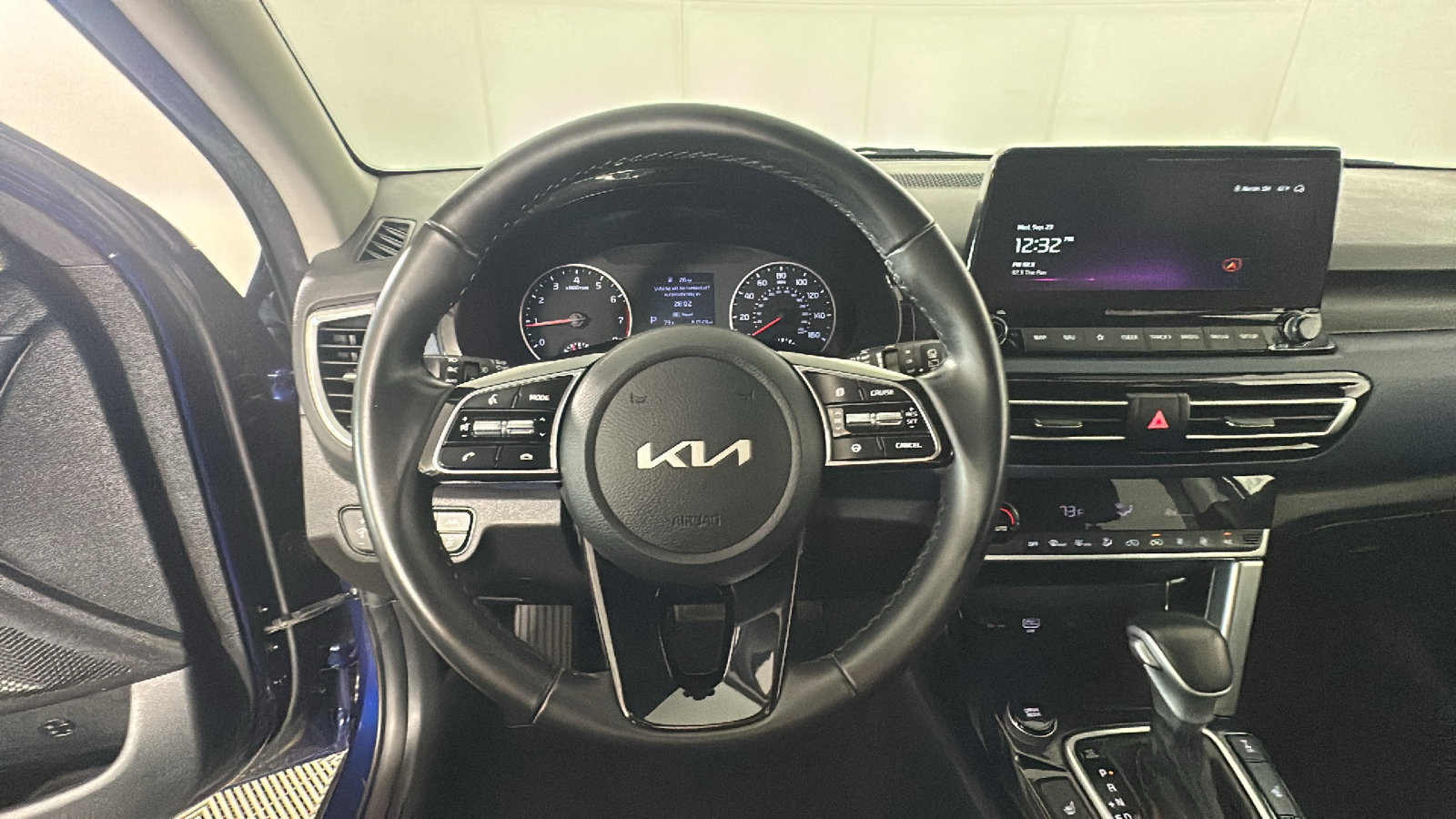 Used 2023 Kia Seltos S w/ Navigation Package AWD/4WD image 18