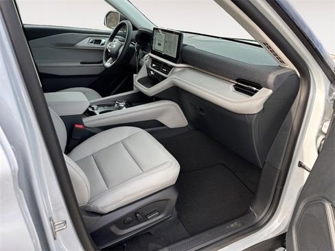 New 2026 Ford Explorer Active image 15