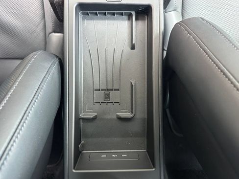 Certified 2025 Porsche 911 Carrera RWD image 35