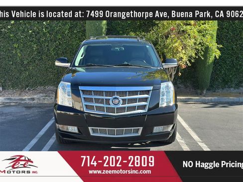 Used 2013 Cadillac Escalade Platinum AWD/4WD image 3