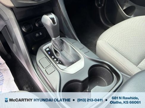 Used 2018 Hyundai Santa Fe SE AWD/4WD image 11