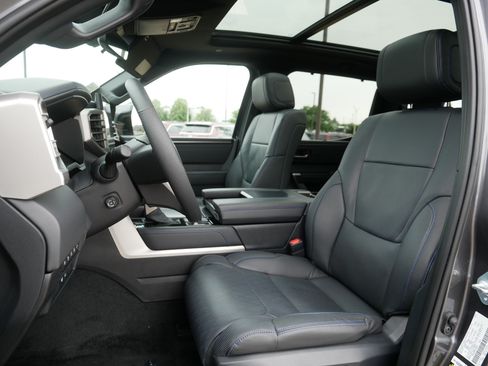 Used 2026 Toyota Tundra Platinum AWD/4WD image 34