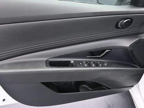 Used 2025 Hyundai Elantra Sport FWD image 25
