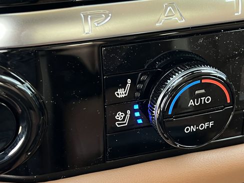 New 2026 Nissan Pathfinder Platinum image 11