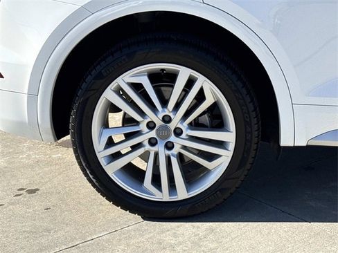 Used 2018 Audi Q5 2.0T Premium Plus w/ Premium Plus Package image 9