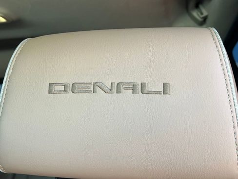 Used 2019 GMC Sierra 2500 Denali w/ Duramax Plus Package AWD/4WD image 21