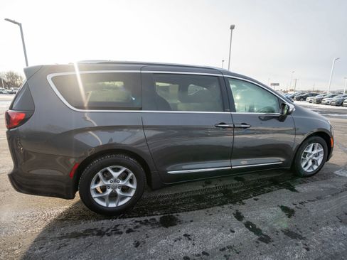 Used 2020 Chrysler Pacifica Limited w/ Advanced Safetytec Group image 6