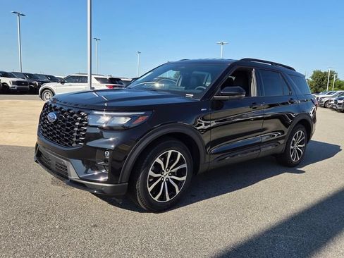 New 2026 Ford Explorer ST-Line RWD image 3