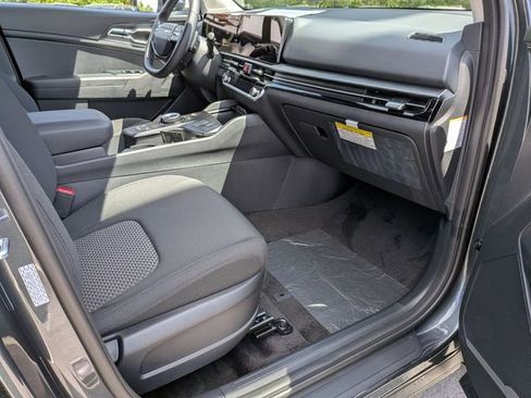 New 2026 Kia Sportage LX FWD image 23
