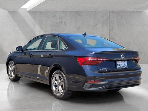 Used 2024 Volkswagen Jetta SE FWD image 7