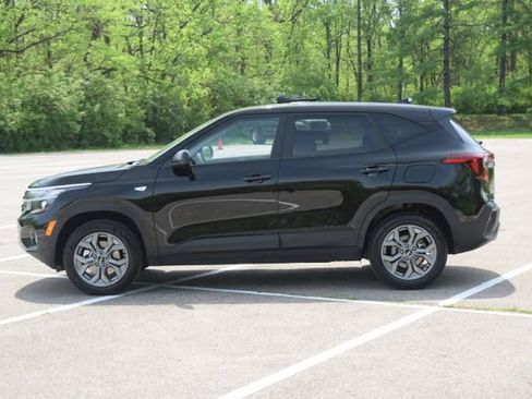 Used 2025 Kia Seltos LX AWD/4WD image 21
