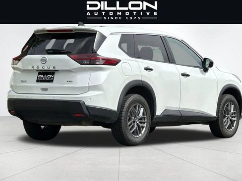 Used 2024 Nissan Rogue S AWD/4WD image 4