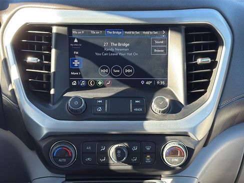 Used 2022 GMC Acadia SLE w/ Driver Convenience Package image 16